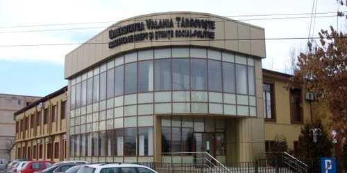 Concursul este organizat de Facultatea de Drept şi Ştiinţe Social-Politice