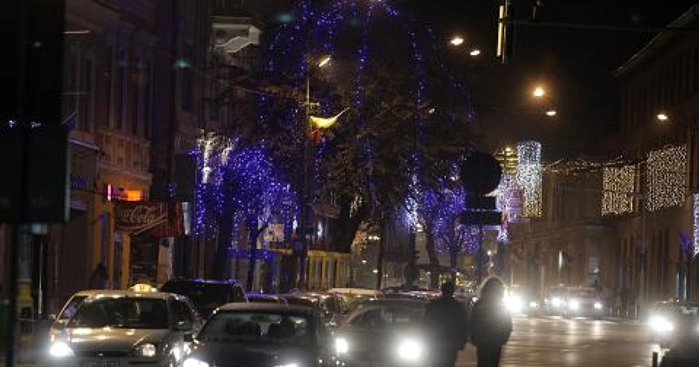 Numai led-urile sunt aprinse până de  Crăciun
