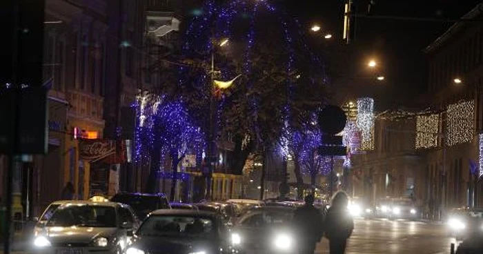 Numai led-urile sunt aprinse până de Crăciun