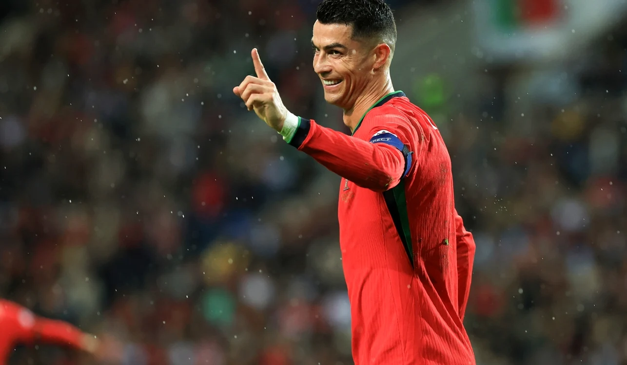 Cristiano Ronaldo, la un pas de fotbalul european (FOTO: EPA)