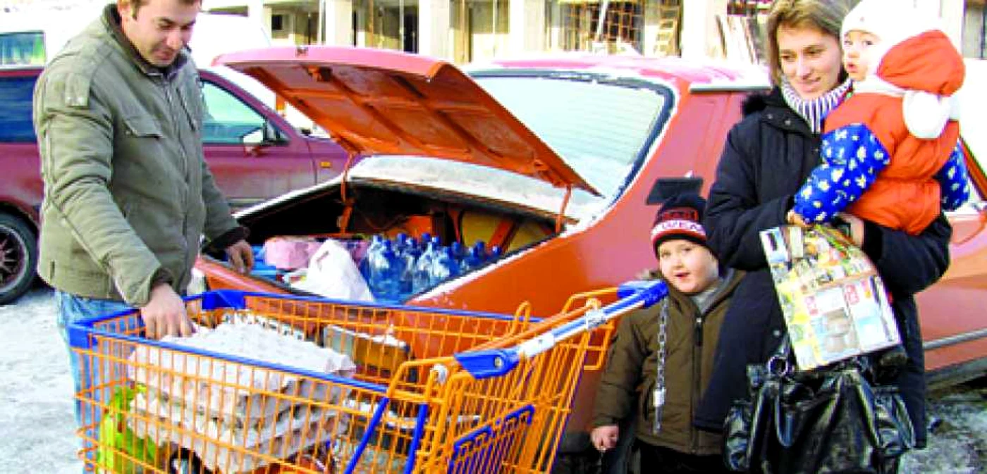 Familia Gherga a fost la cumpărături în această dimineață. 