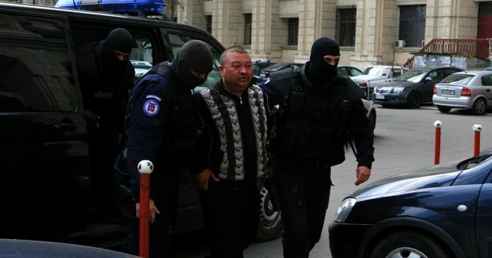 Interlopii rămân în continuare în arest