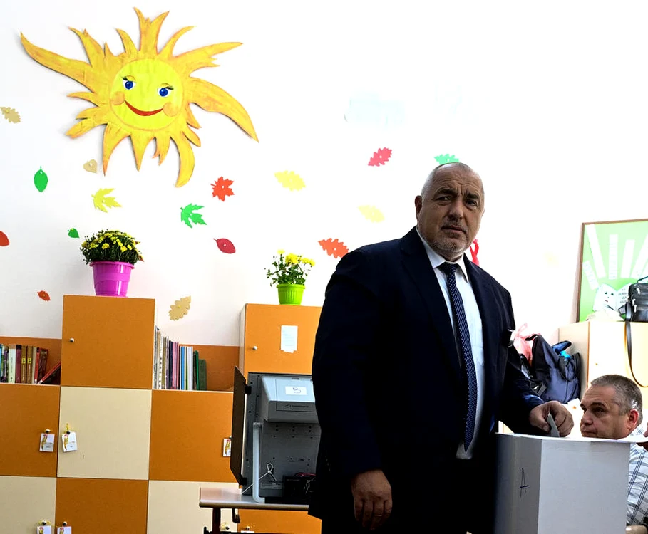 Boiko Borisov exercitându-și dreptul la vot FOTO EPA-EFE