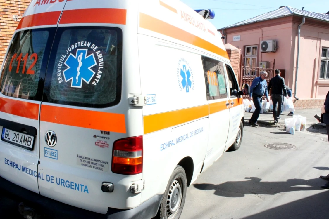 Daruri de la preoţi pentru oamenii aflaţi în dificultate FOTO Costiuc Petrică