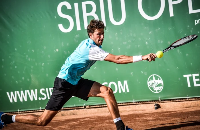 
    Olandezul Robin Haase a câștigat ediția 2016 a Sibiu Open iar anul trecut la turneu a participat un alt veteran al circuitului ATP, spaniolul Tommy Robredo.Foto: Click!  