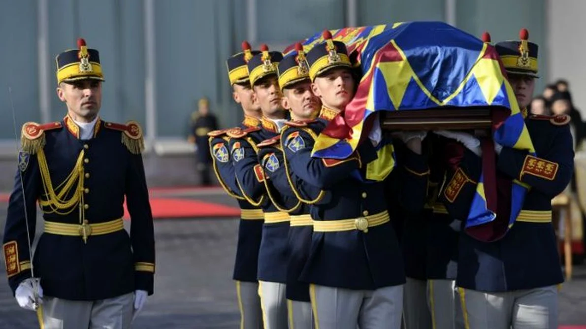 Gafă de proporţii în presa elveţiană Regele Mihai, confundat cu tatăl său jpeg