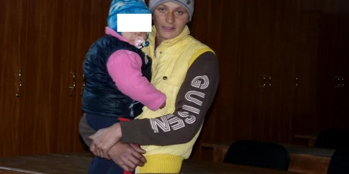 Elena Văculişteanu a fost prinsă din nou al cerşit cu copiii