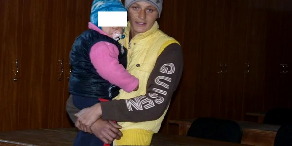 Elena Văculişteanu a fost prinsă din nou al cerşit cu copiii