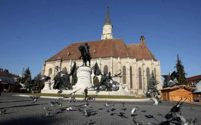 Operă în Piaţa Unirii  FOTO: Adevărul