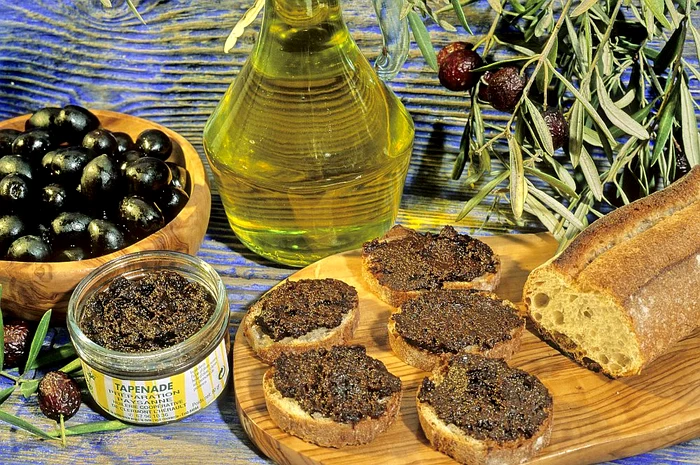 tartine masline negre jpeg