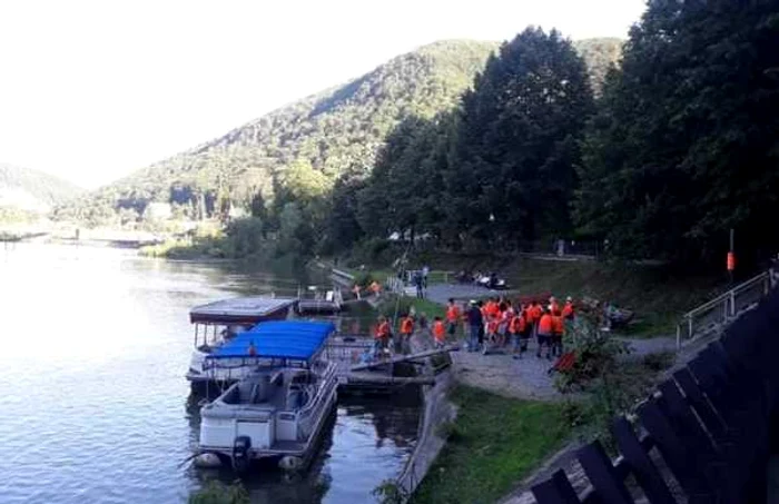 Plimbare cu vaporaşul pe Olt la Călimăneşti - Căciulata în Vâlcea- august 2020 Foto Andreas Lucian Ene