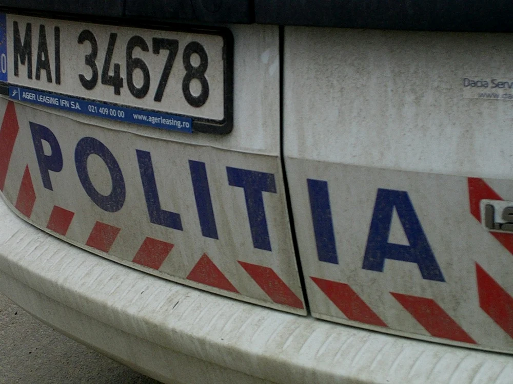 Aproximativ 30 de jandarmi şi poliţişti au participat la acţiunea de evacuare a preotului