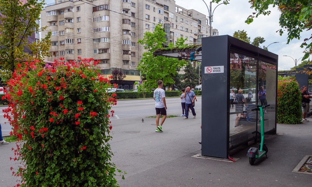 Efectele măsurilor anti-fumat în spații deschise. „Clujul respiră aer curat, că nu mai fumează Ghiță în stația de troleu”