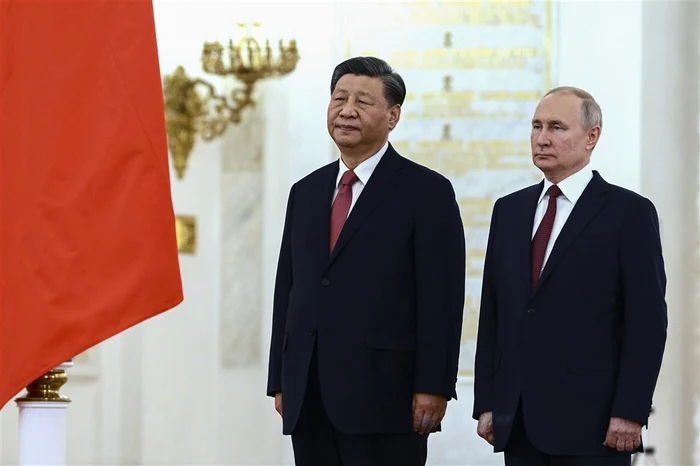 Xi Jinping (stânga), primit de Vladimir Putin la Kremlin FOTO EPA-EFE