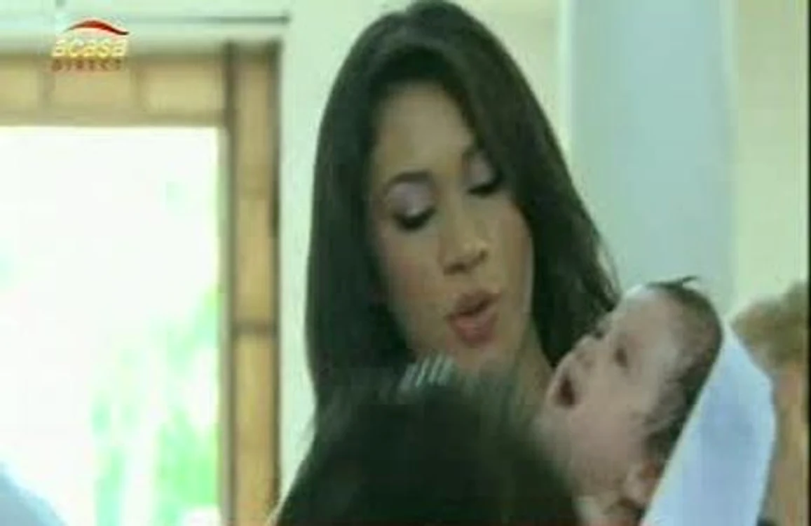 Pepe şi Raluca au botezat-o pe nepoţica lui Cornel Păsat (Foto: captură video Acasă TV)