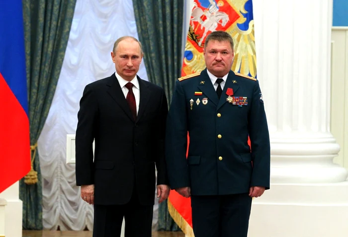 Vladimir Putin împreună cu Gen. Valeri Asapov în anul 2013/ Foto: EPA