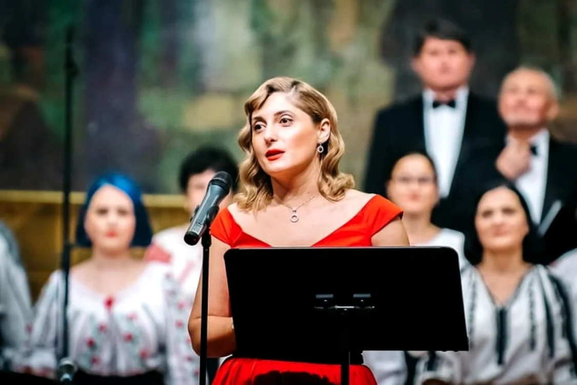 Geanina Simion susţine că cu 10 bilete vândute vor putea fi ajutaţi doar vreo 2-3 ucraineni. FOTO: Arhivă personală