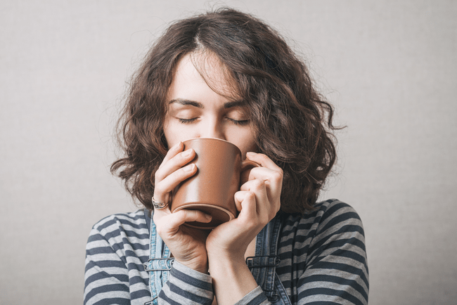 Obiceiul de dimineață care ar putea crește riscul unui tip de cancer. Avertismentul unui oncolog