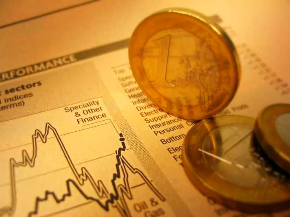 Bursele din Asia şi moneda euro au fost afectate negativ de instabilitatea politică şi financiară din zona euro