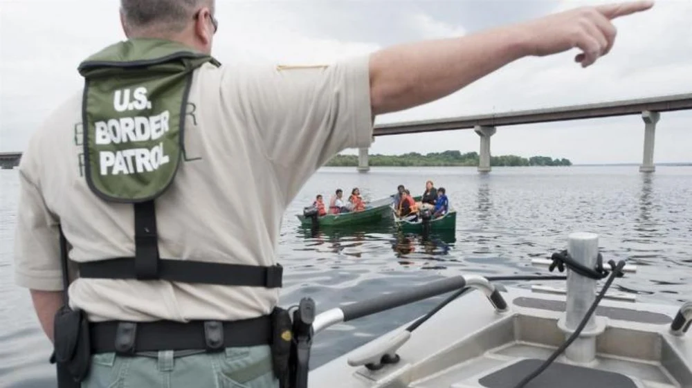 SUA triplează „bonusul” pentru autodeportare: 3.000 de dolari și bilet de avion pentru migranții care pleacă de bunăvoie