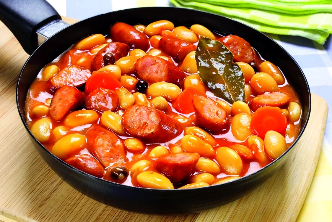 iahnie de fasole cu carnati jpeg