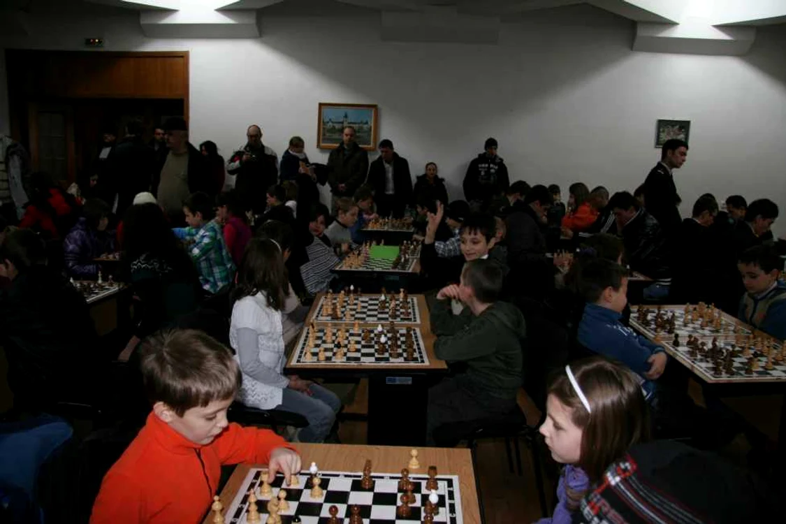 Micuţii au participat la Cupa Mărţişorului la şah