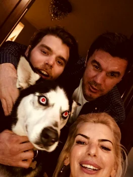 2 mihai leu cu fiul si sotia jpg jpeg