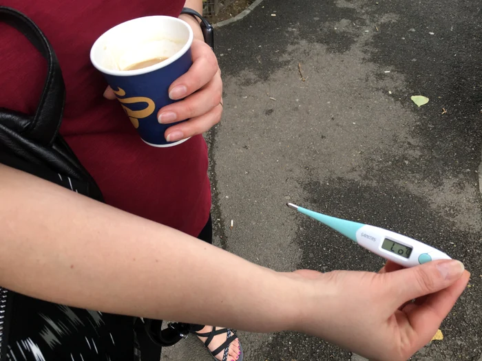 O mămică a venit cu propriul termometru în geantă