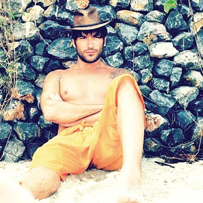 
    Radu Vâlcan a filmat o lună și jumătate  în Thailanda, unde a prezentat  emisiunea ”Insula iubirii” (Antena 1)  