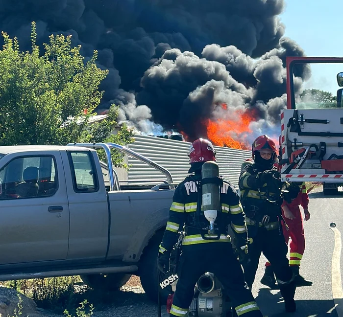 Incendiu puternic în Vrancea FOTO: ISU Vrancea