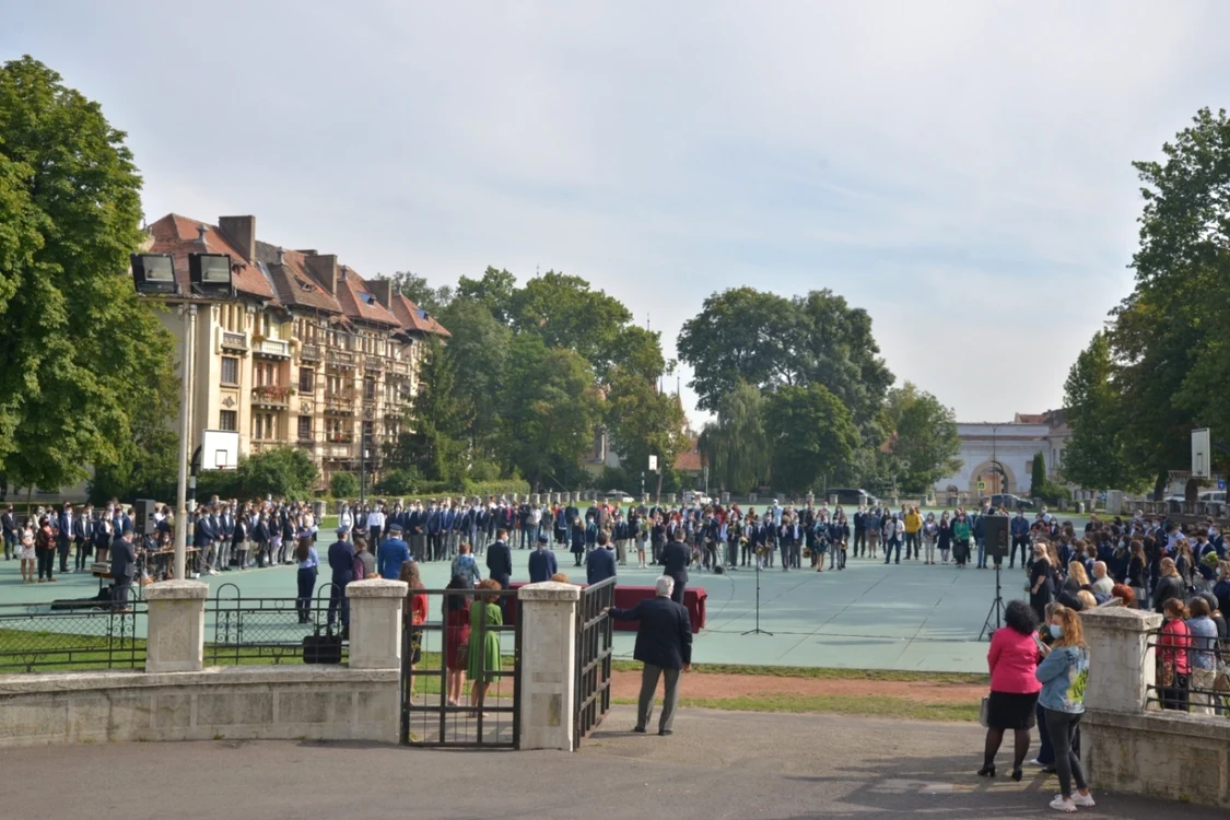 Unii elevi nu se bucură de vacanţa-surpriză FOTO Primăria Braşov