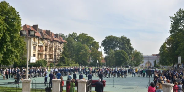 Unii elevi nu se bucură de vacanţa-surpriză FOTO Primăria Braşov