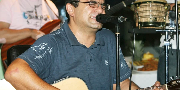 Mihai Mărgineanu a promis că le va cânta botoşănenilor toate melodiile din repertoriul său, până va obosi