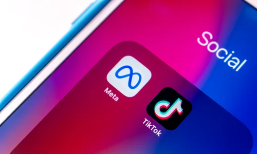 Meta Tik Tok telefon mobil shutterstock 2146145097 jpg