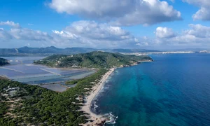 Plaja Es Cavallet din Ibiza FOTO Shutterstock 