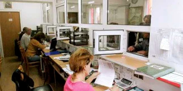 Părinţii unici şi persoanele în prag de pensionare vor fi concediaţi ultimii