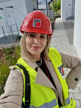 ela craciun1 jpg