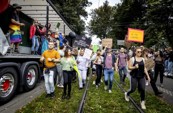 Protestatari antirestricţii FOTO EPA-EFE