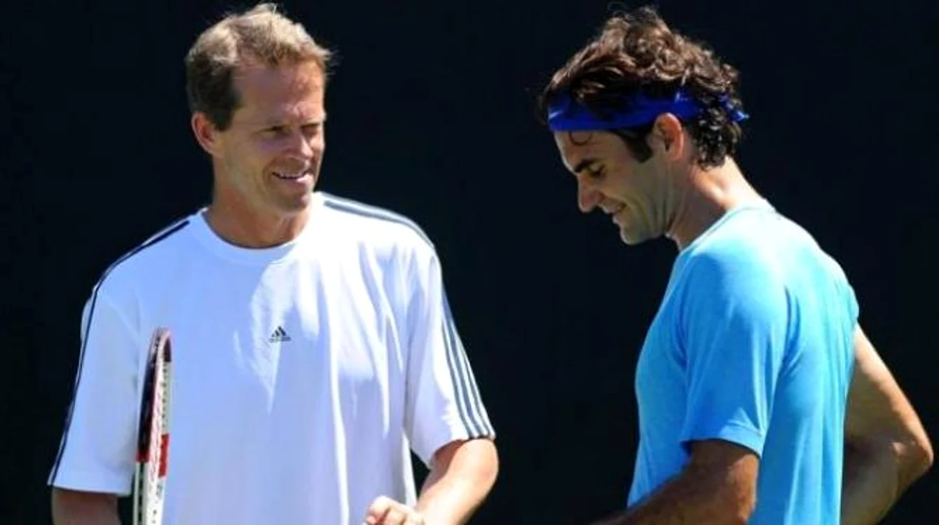 
    Roger Federer, alături de Stefan Edberg  