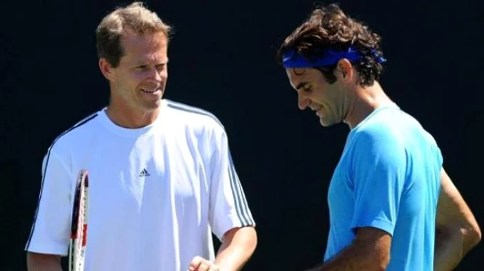 
    Roger Federer, alături de Stefan Edberg  