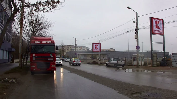 Hipermarketul "Kaufland 2" din Slatina a fost ridicat pe strada Cireaşov în opt luni  (FOTO: Mugurel Manea)