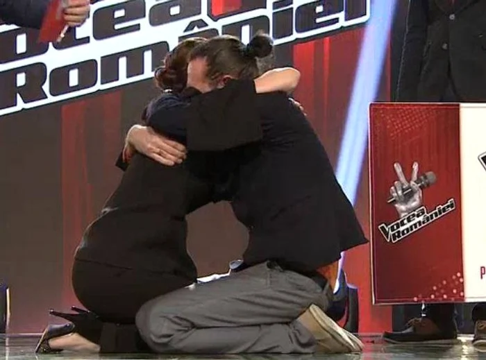 Cristina Bălan și soțul ei au îngenuncheat pe scenă