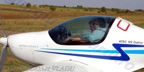 Gelu Frunză (dreapta) era un pilot experimentat