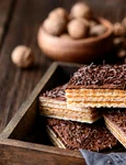 Napolitane cu caramel si glazura de ciocolata shutterstock 1486602089 jpg
