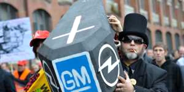 Protest al angajatilor Opel la sediul central, in Germania