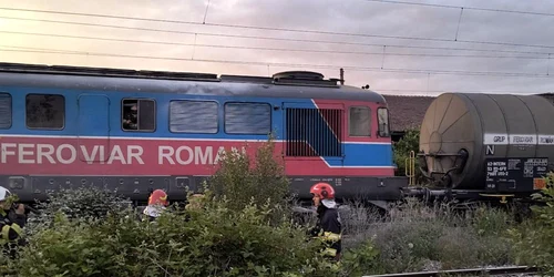 incendiu locomotivă, foto ISU Prahova jpg