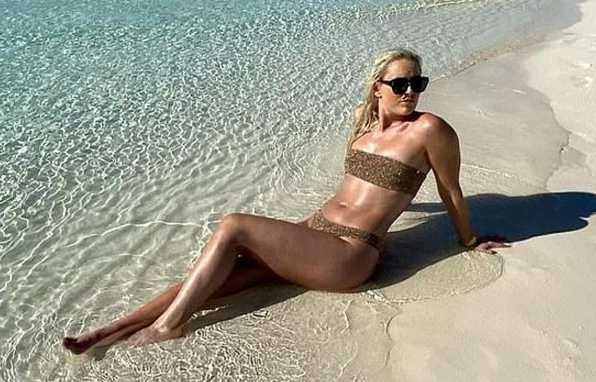 
    Lindsey Vonn se simte perfect la soareFOTO: Instagram  