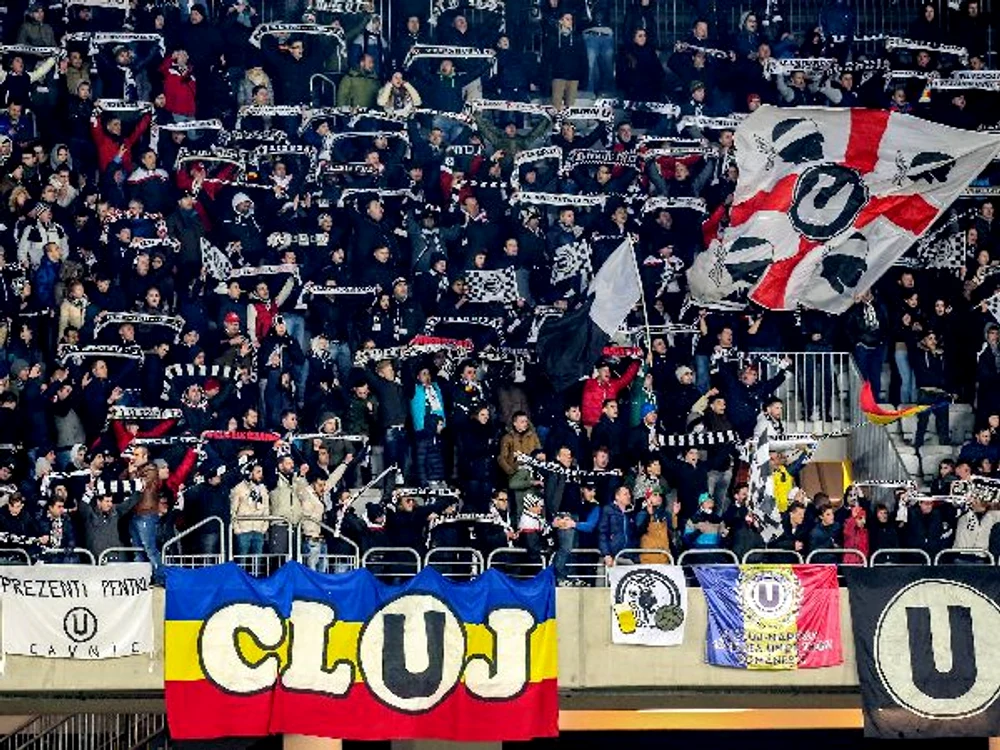 
    Fanii Universitatii Clujsunt cunoscuti pentru spiritul lor vulcanicFOTO: Sportpictures.eu  