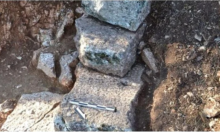 Ruinele unui teatru antic, găsite în Insula Lefkada jpeg