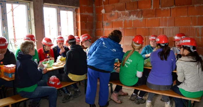 voluntari irlanda ploiesti foto dana mihai